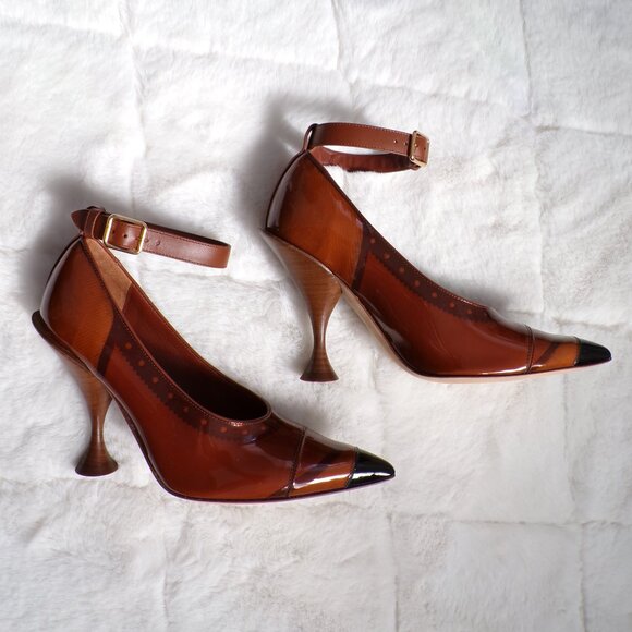 Burberry Patent Leather Scallop Detail Pointed Toe Pumps, Retro Party Event NIB - Picture 11 of 16